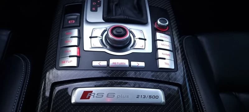 2010 Audi RS6 - 12