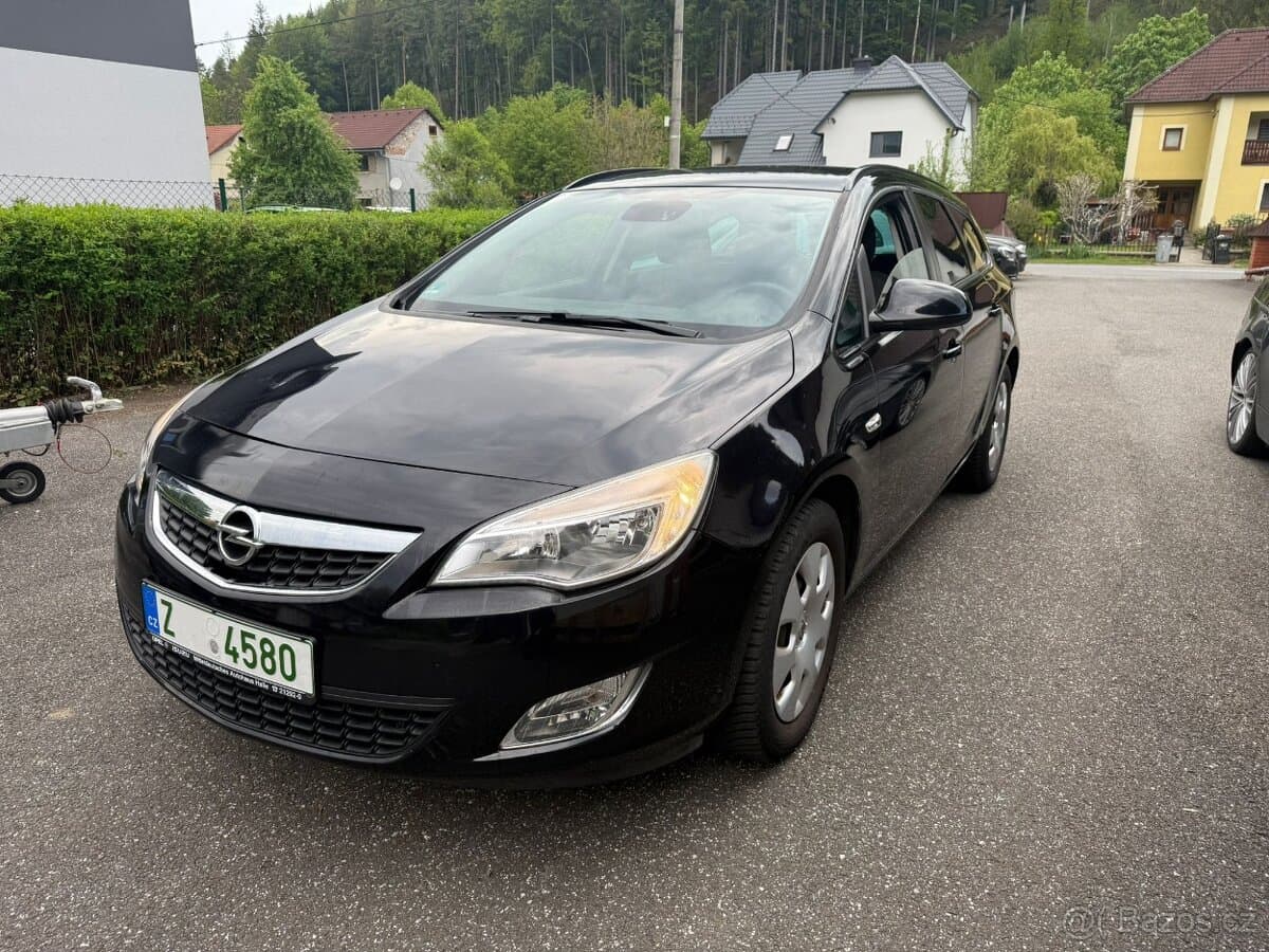 2011 Opel ASTRA - 12