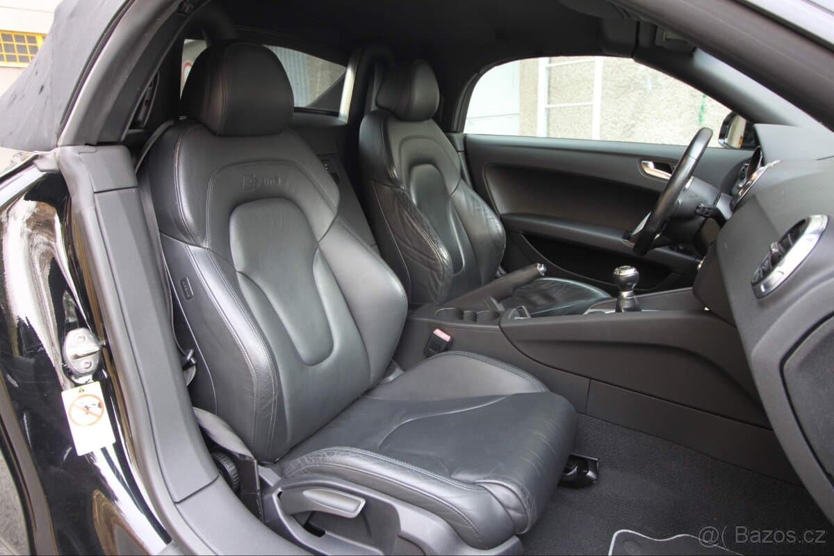 2007 Audi TT - 12