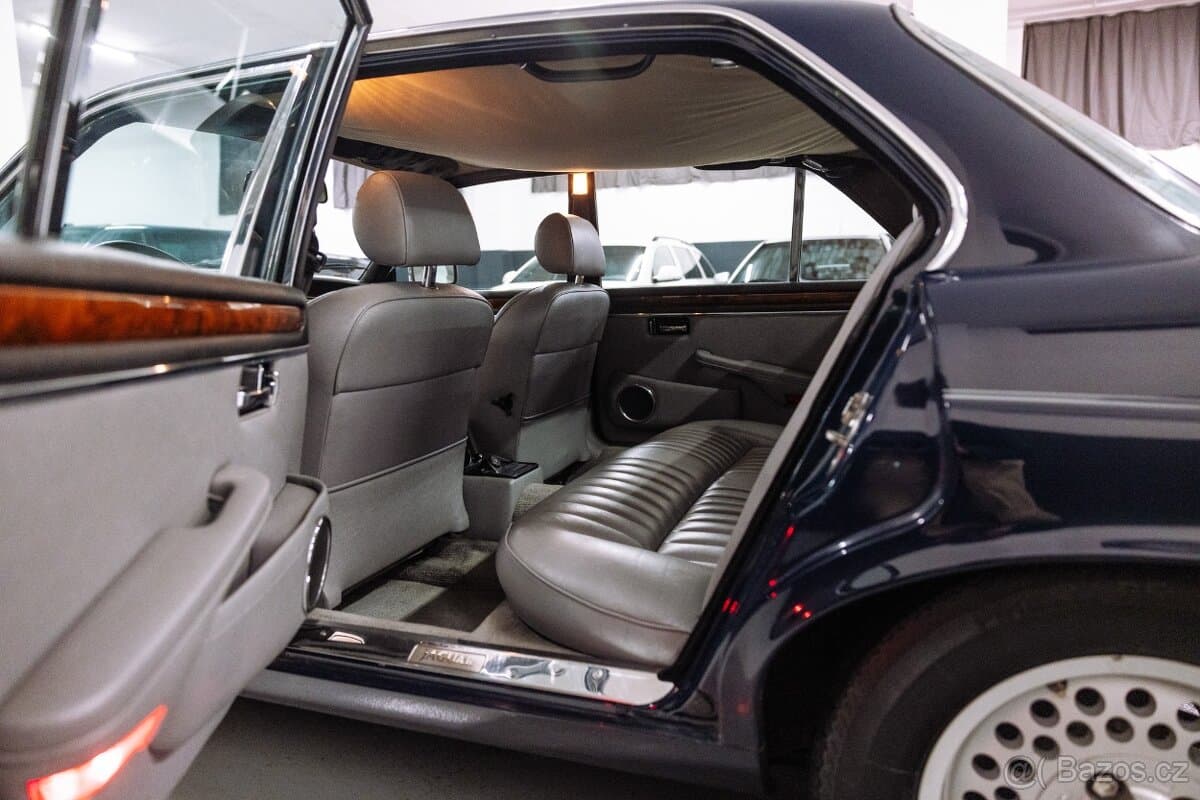 1988 Jaguar XJ - 12