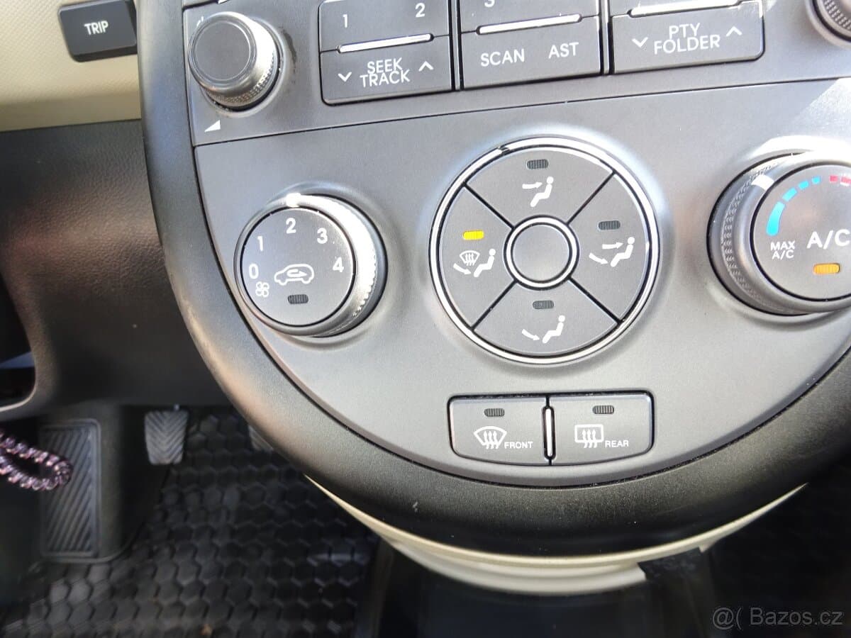2012 Kia SOUL - 12