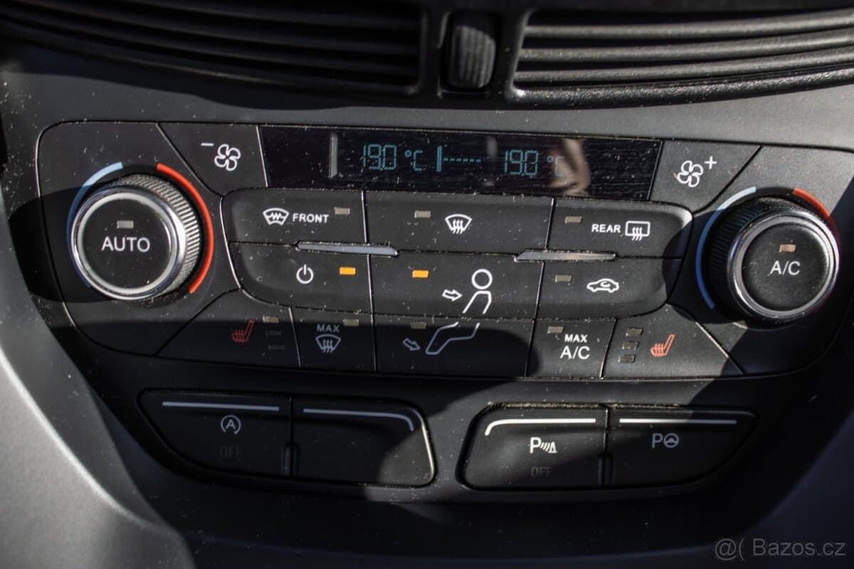 2019 Ford KUGA - 12