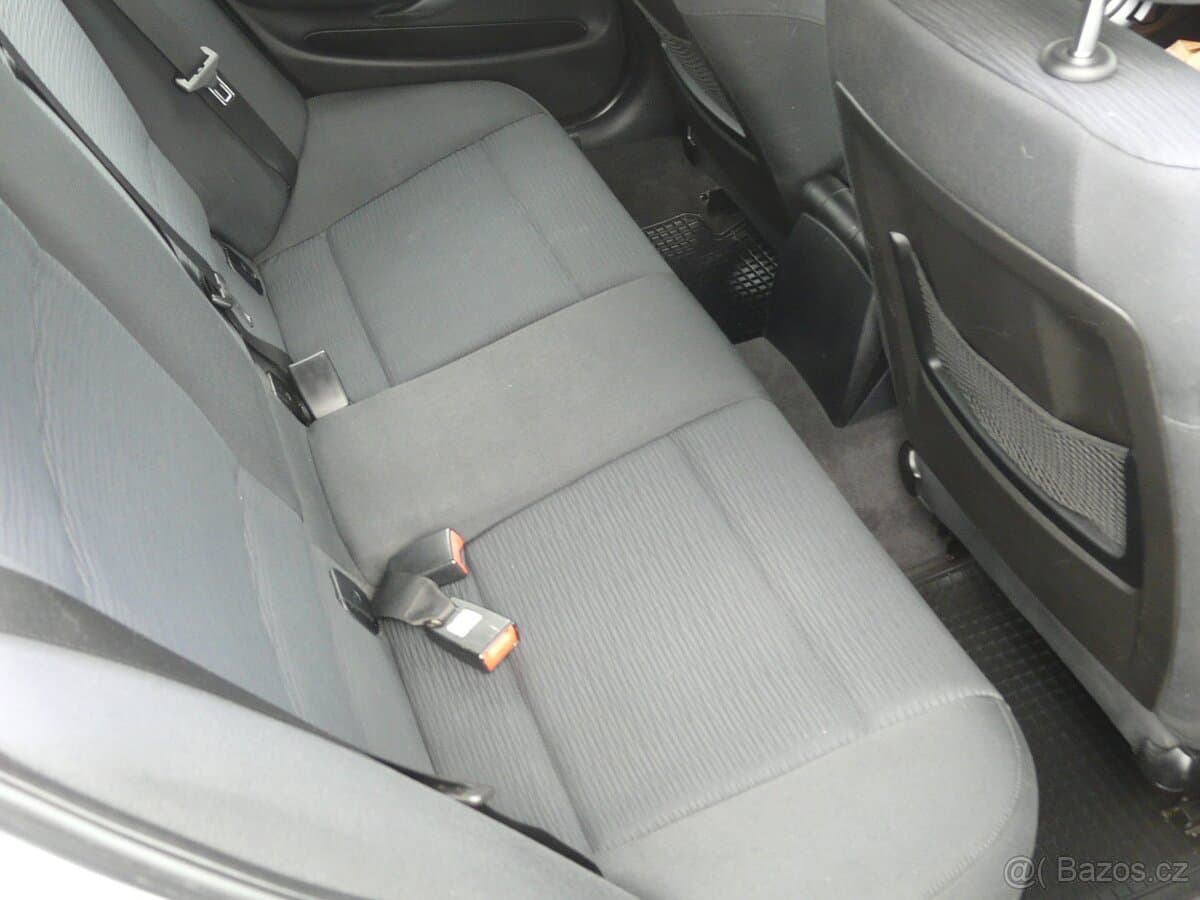 2011 BMW 1-SERIES - 12
