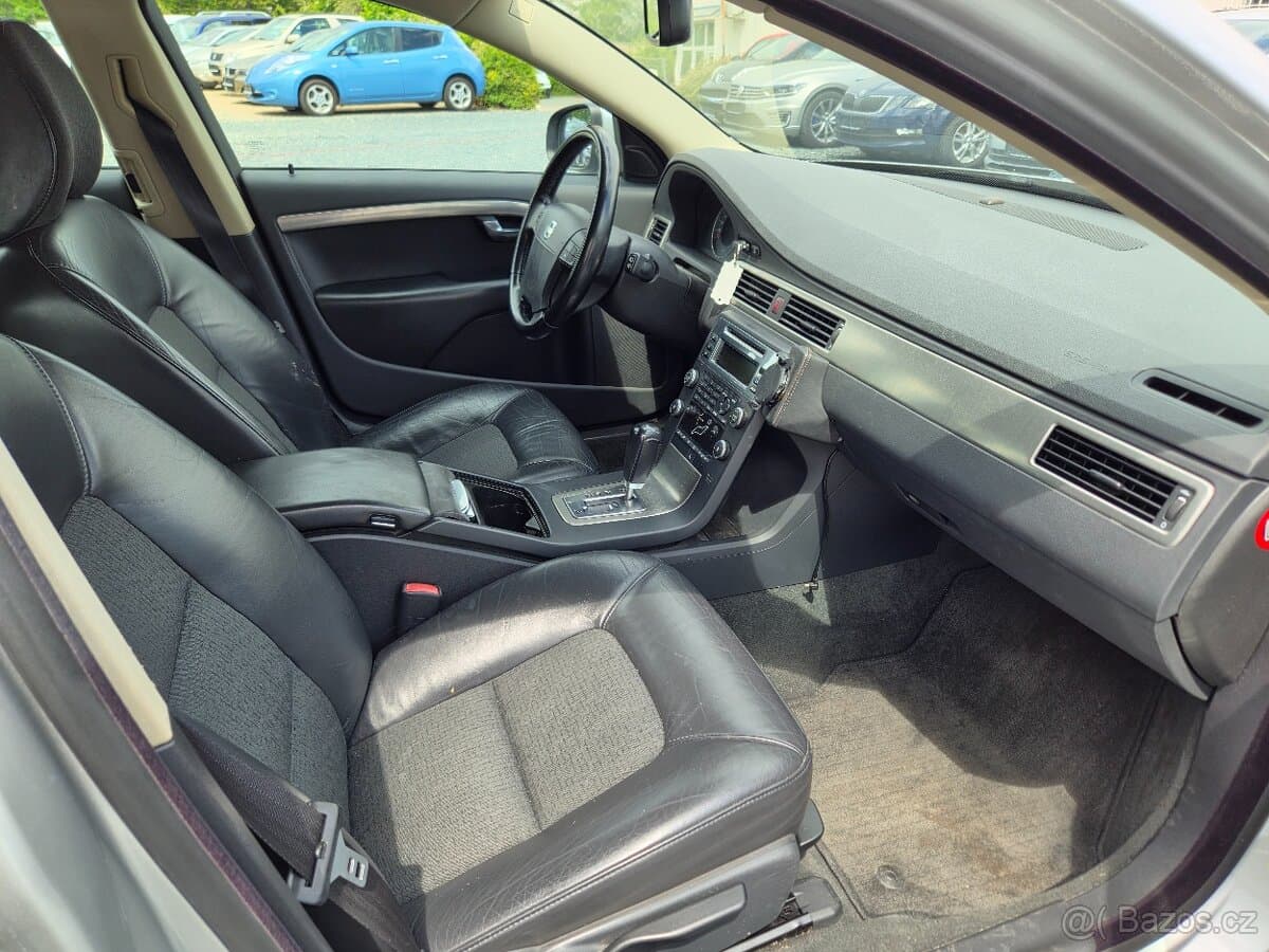 2008 Volvo V70 - 12
