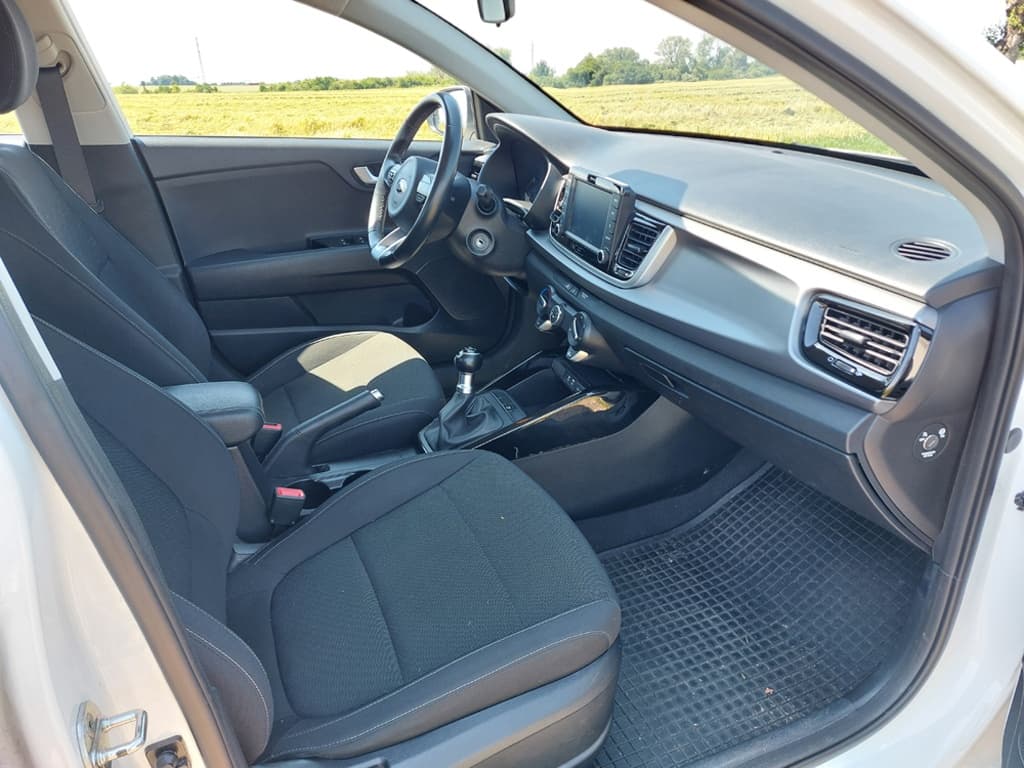 2018 Kia RIO - 12