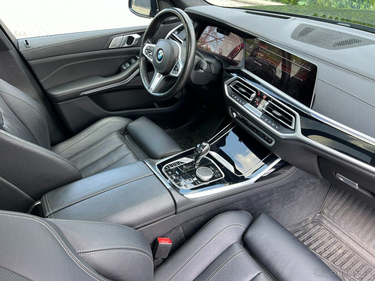 2021 BMW X7 - 12