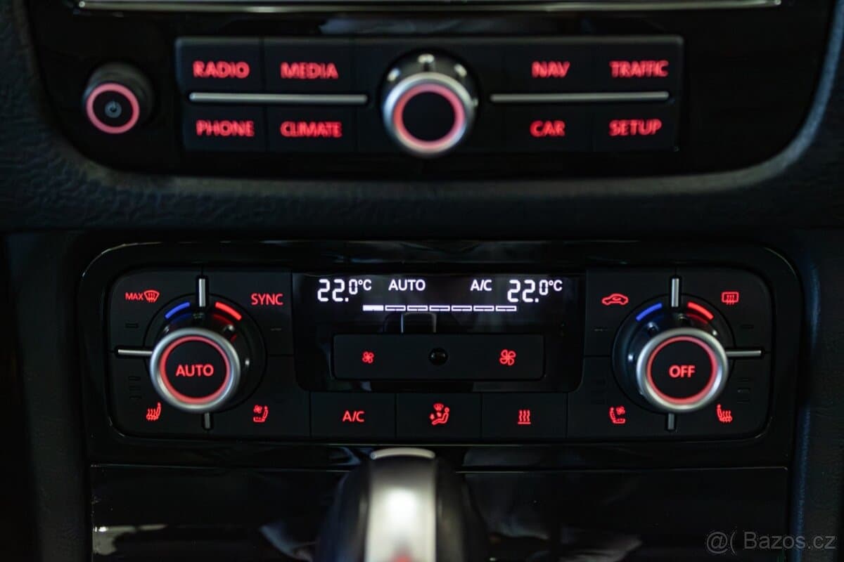 2014 Volkswagen TOUAREG - 12