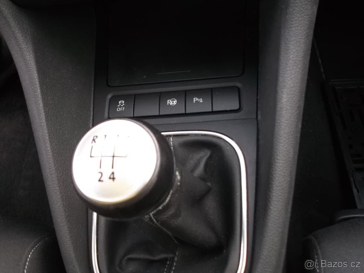 2011 Volkswagen GOLF - 12