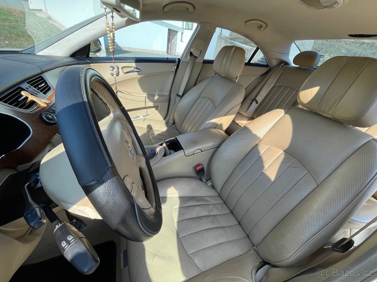 2007 Mercedes-Benz CLS - 12