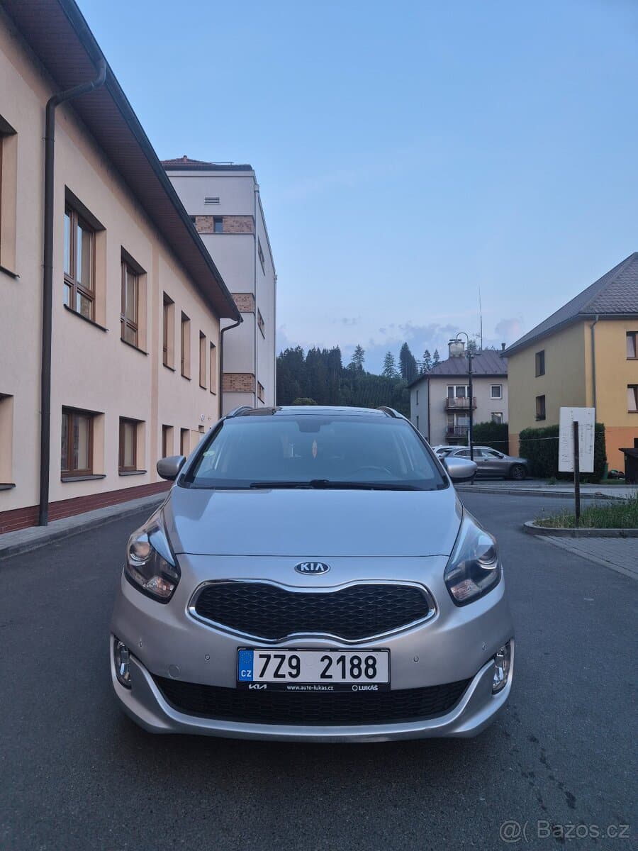 2015 Kia CARENS - 12