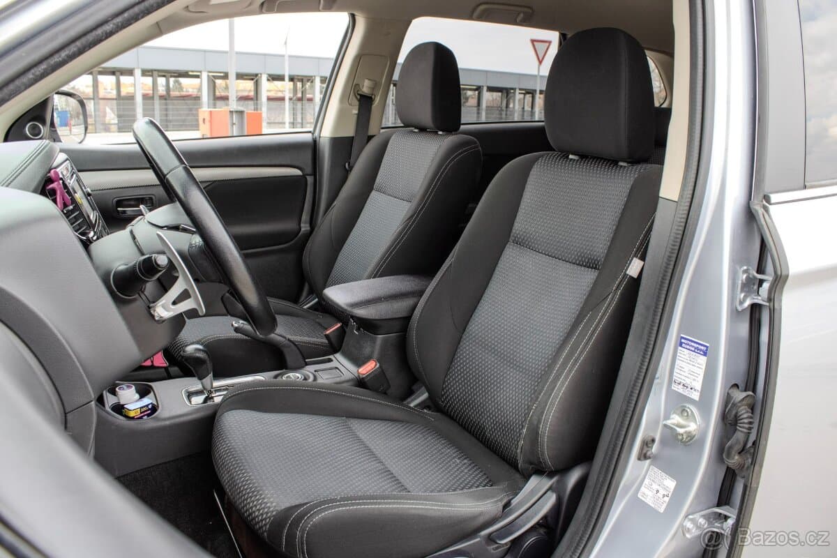 2016 Mitsubishi OUTLANDER - 12