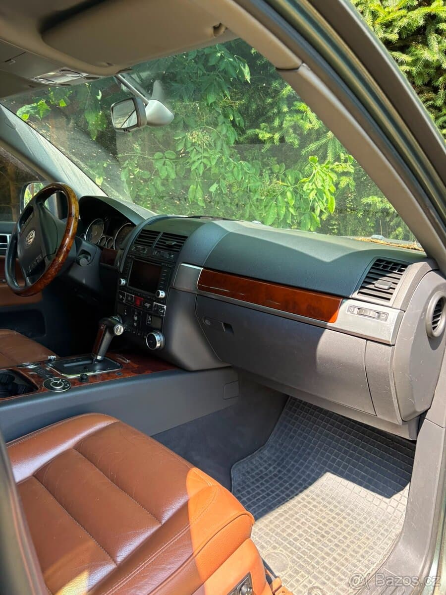 2005 Volkswagen TOUAREG - 12