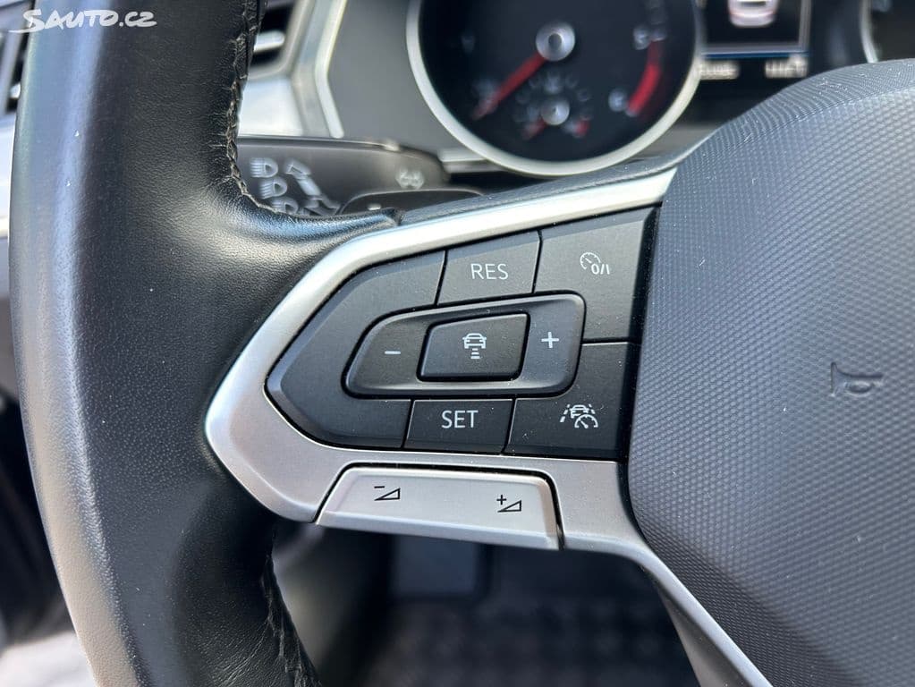 2022 Volkswagen PASSAT - 12
