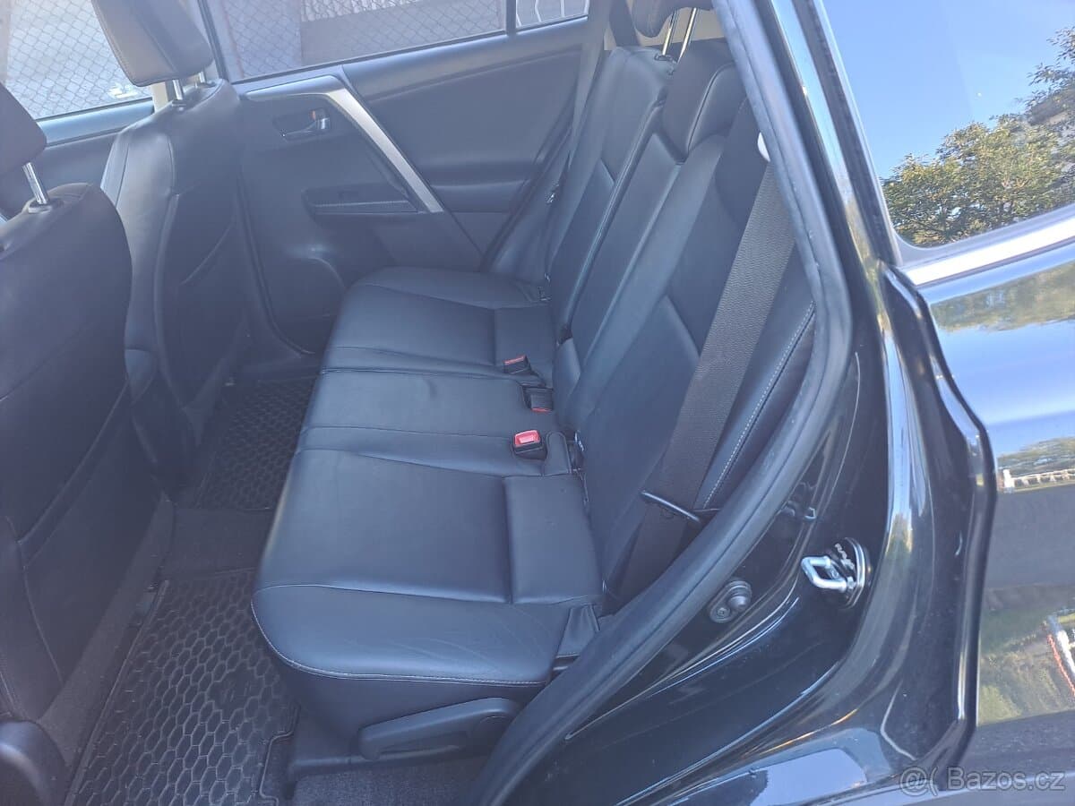 2014 Toyota RAV4 - 12