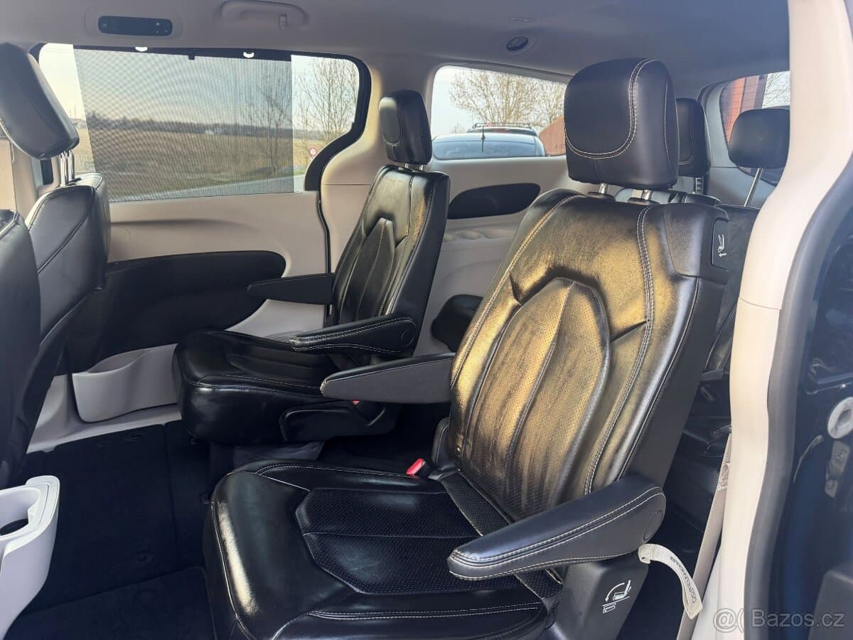 2023 Chrysler PACIFICA - 12