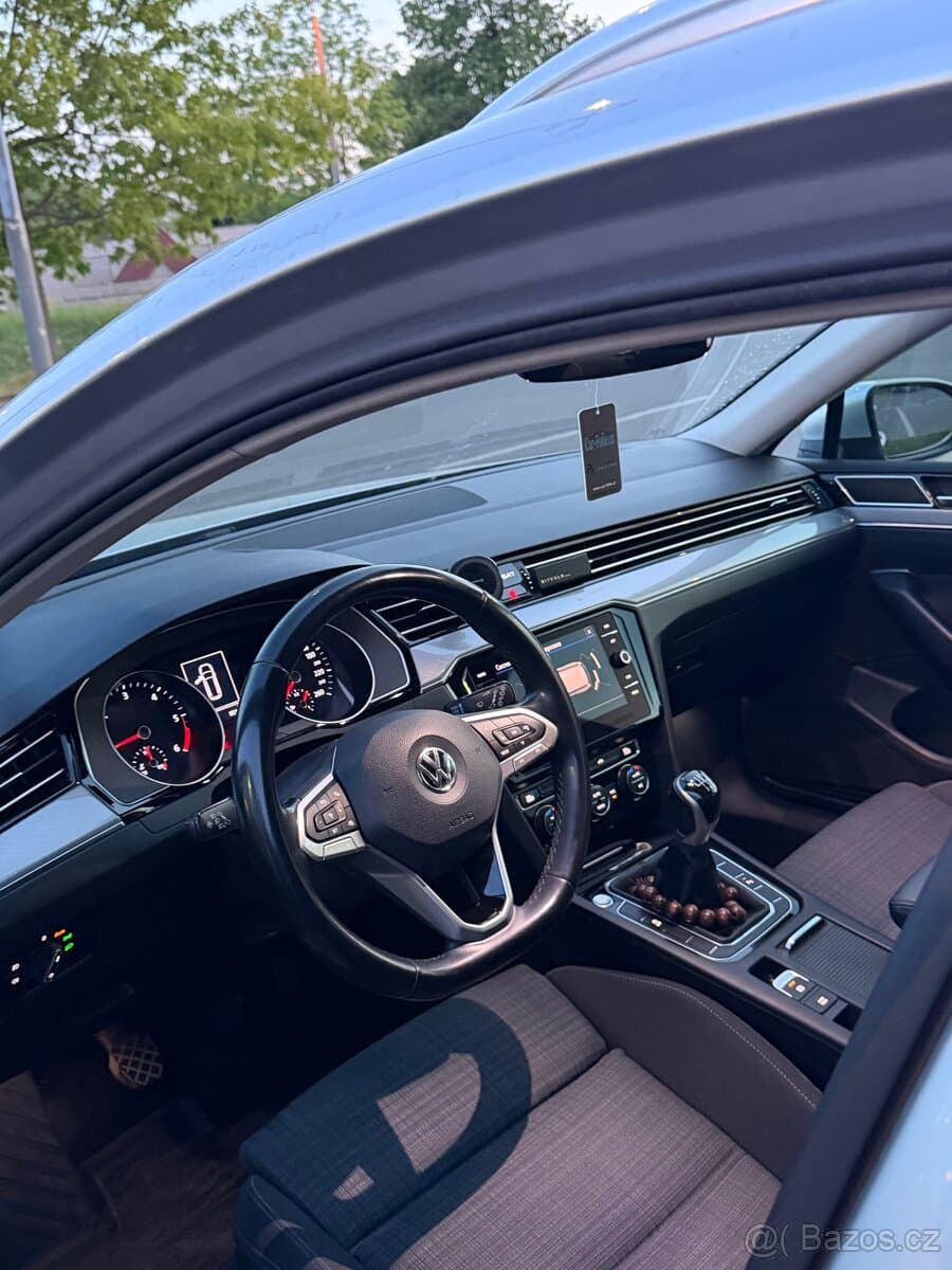 2020 Volkswagen PASSAT - 12