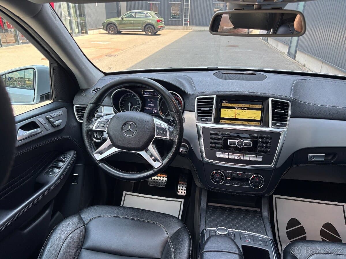 2012 Mercedes-Benz M-CLASS - 12