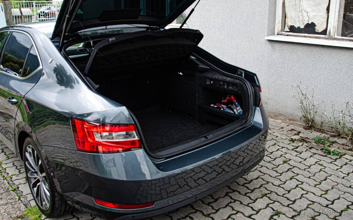 2019 Škoda SUPERB - 12