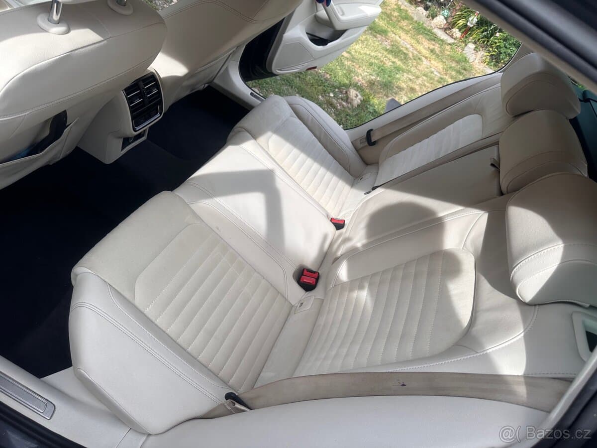 Volkswagen PASSAT - 12