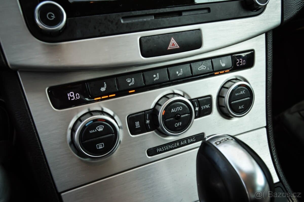 2014 Volkswagen PASSAT - 12