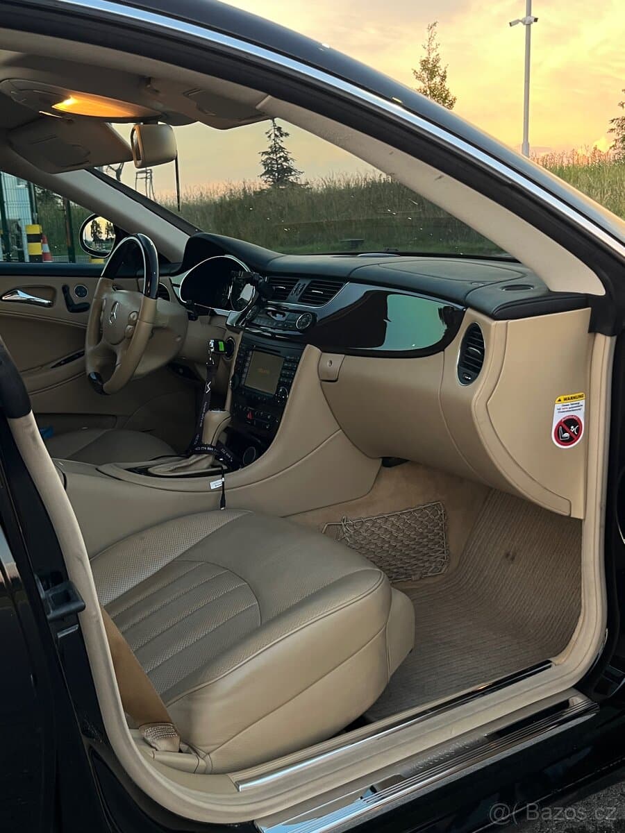 2006 Mercedes-Benz CLS - 12