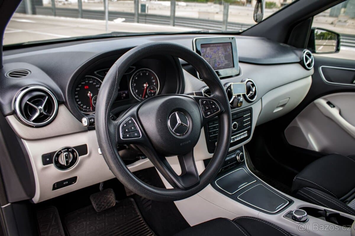 2018 Mercedes-Benz OSTATNÍ - 12