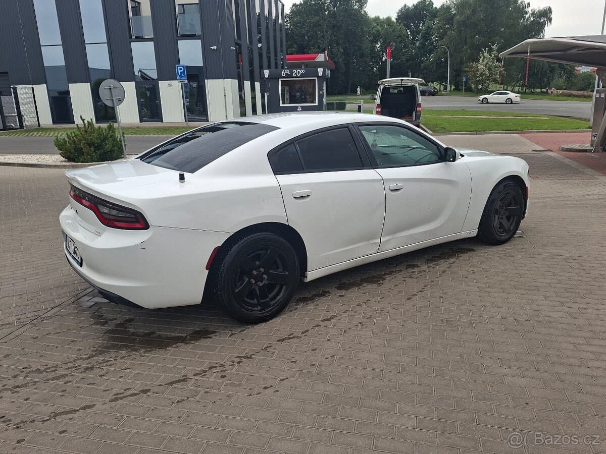 2016 Dodge CHARGER - 12