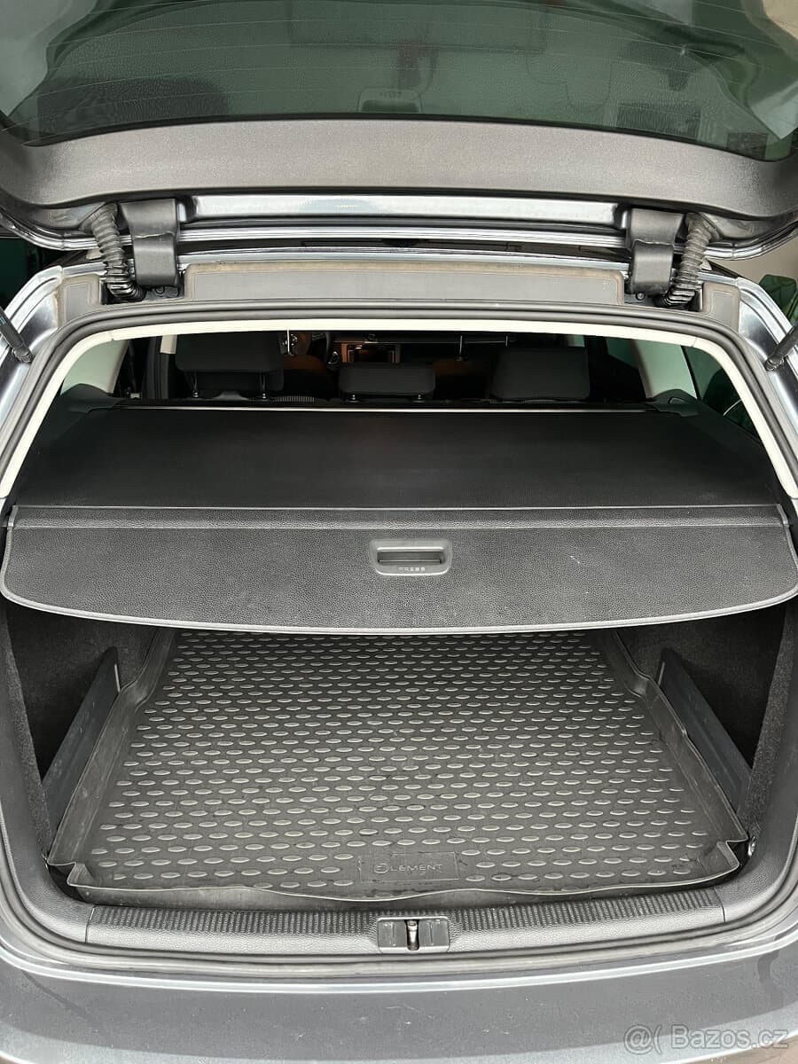 2011 Volkswagen PASSAT - 12