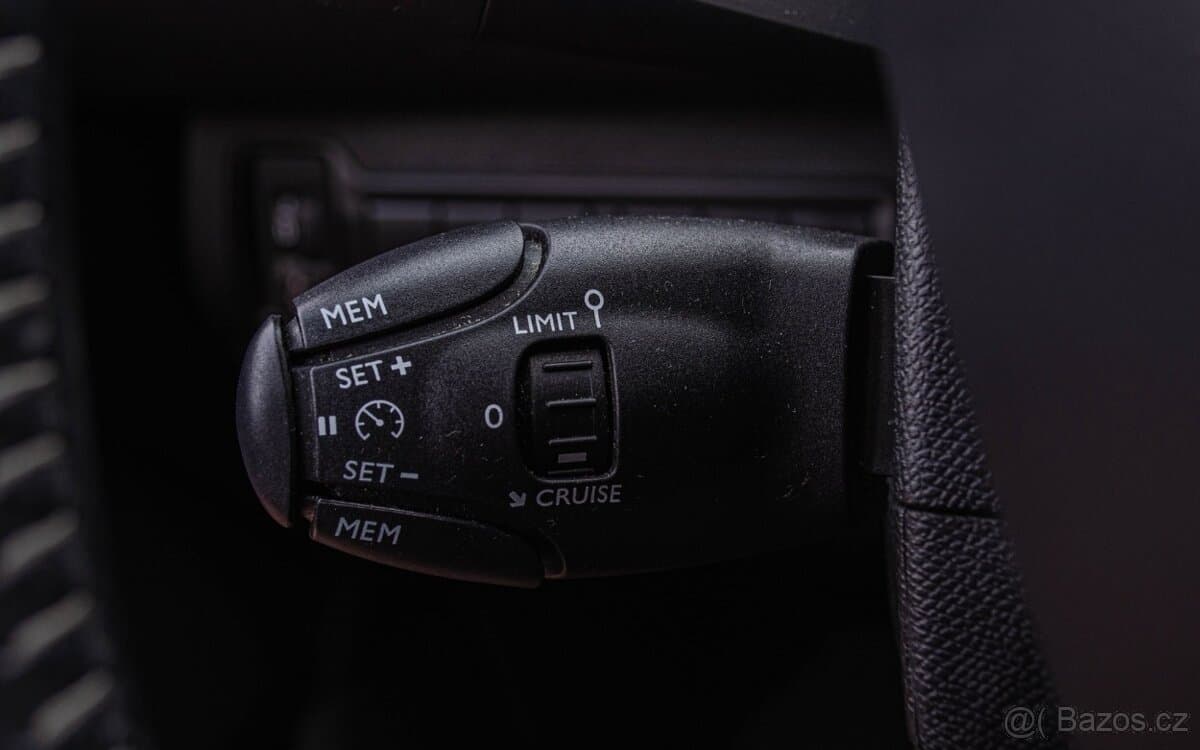 2020 Peugeot 308 - 12