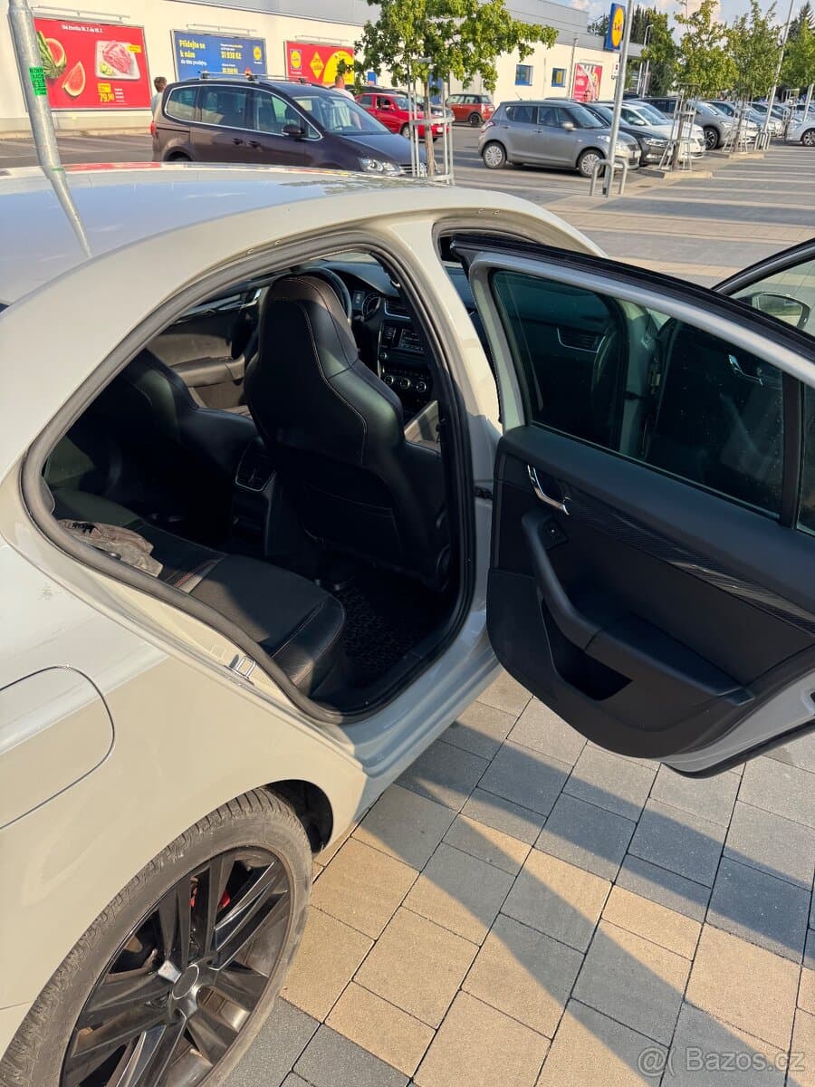 2015 Škoda OCTAVIA - 12