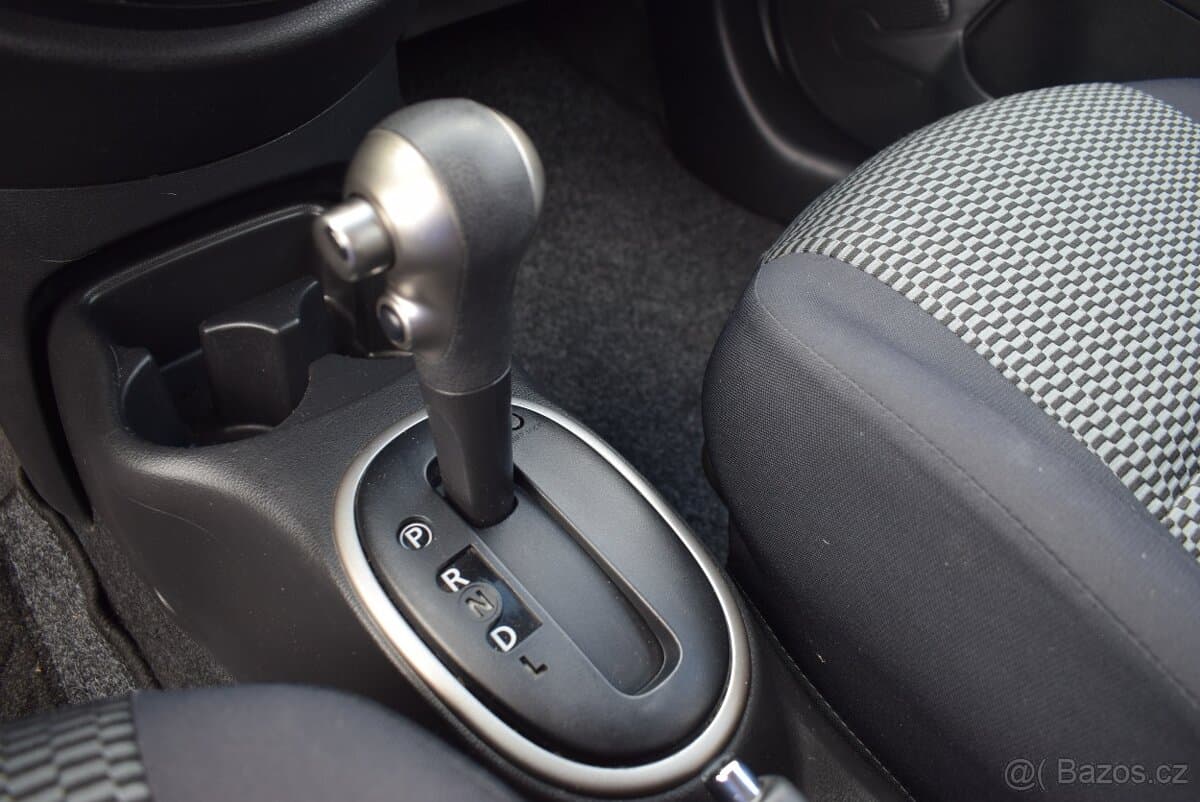 2015 Nissan MICRA - 12