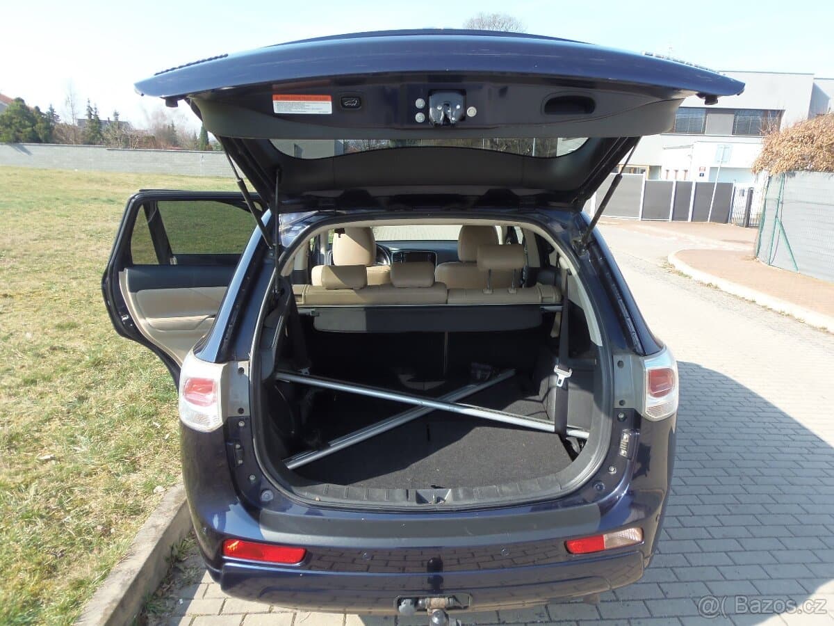 2013 Mitsubishi OUTLANDER - 12