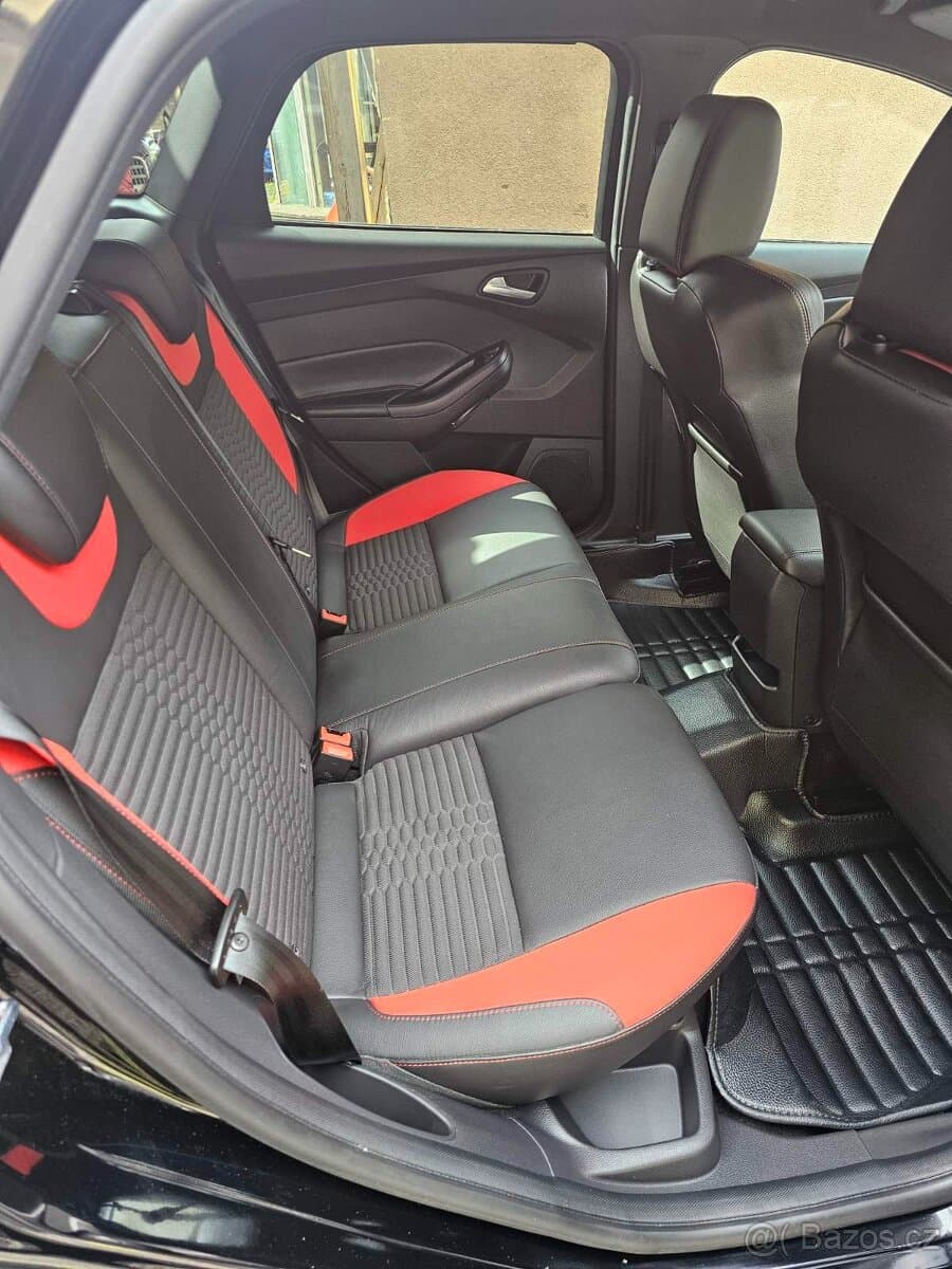 2018 Ford FOCUS - 12