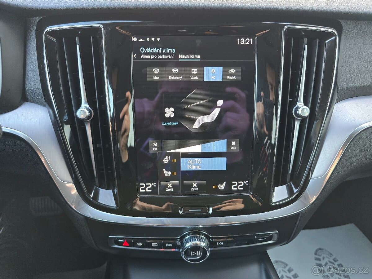 2021 Volvo V60 - 12