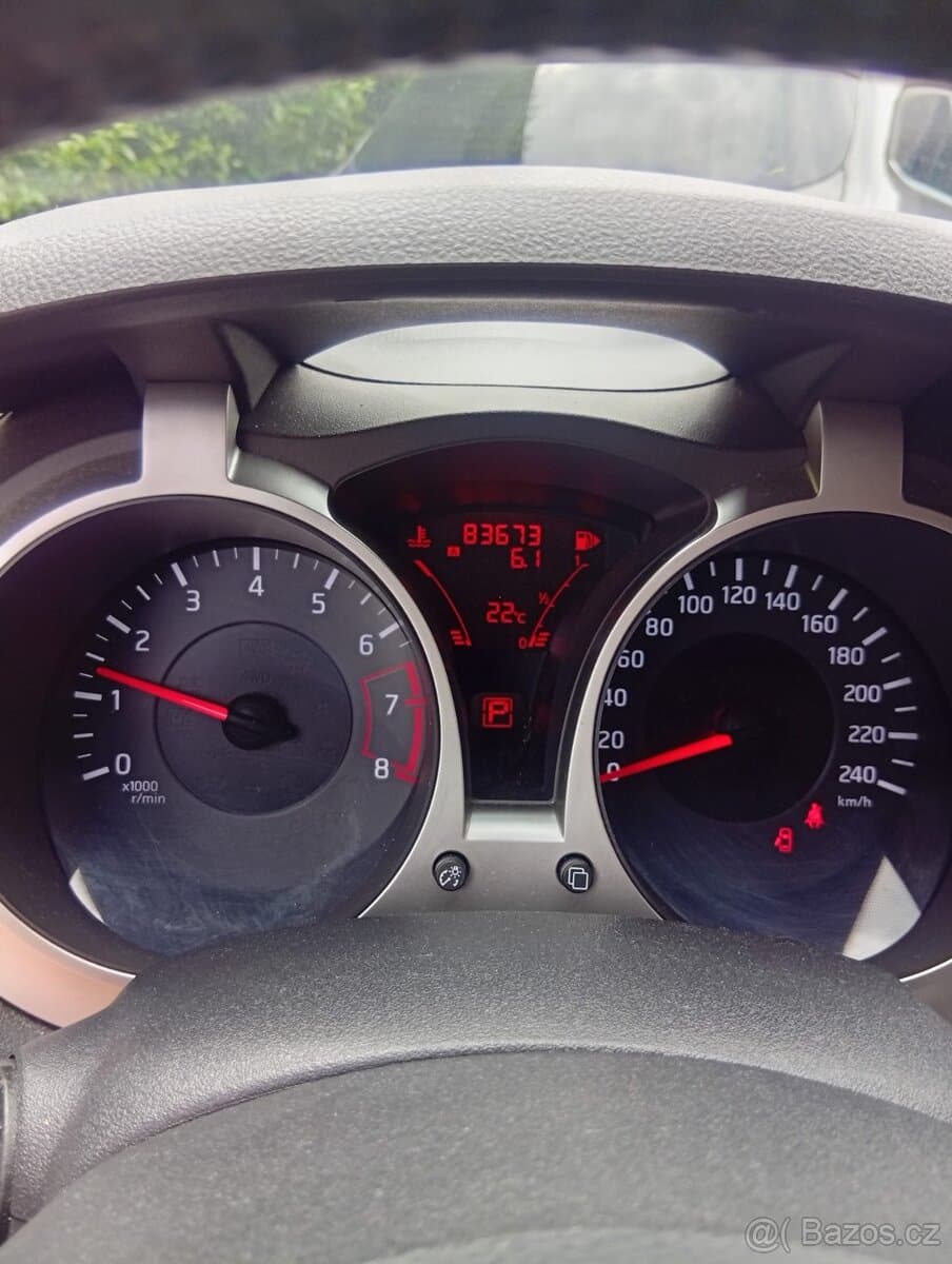 2011 Nissan JUKE - 12