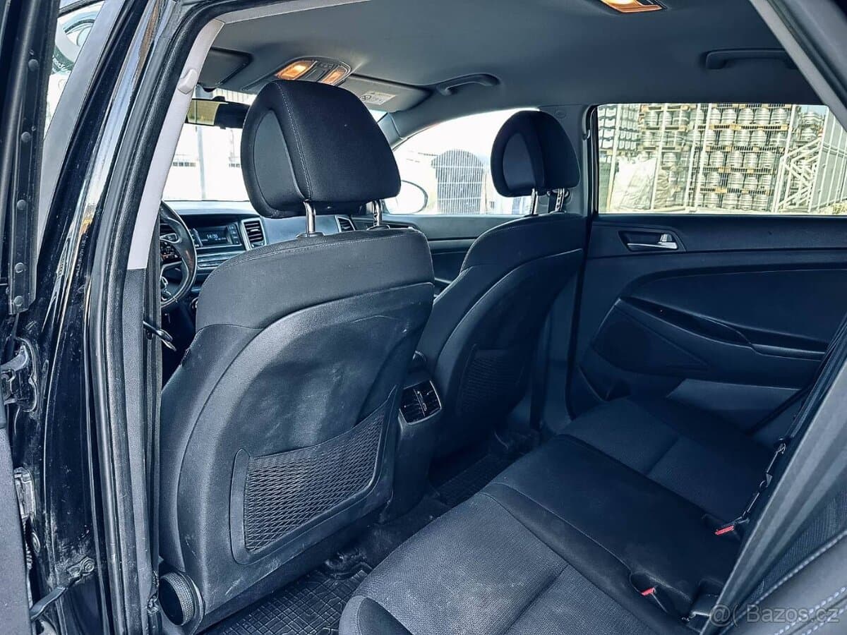 2017 Hyundai TUCSON - 12