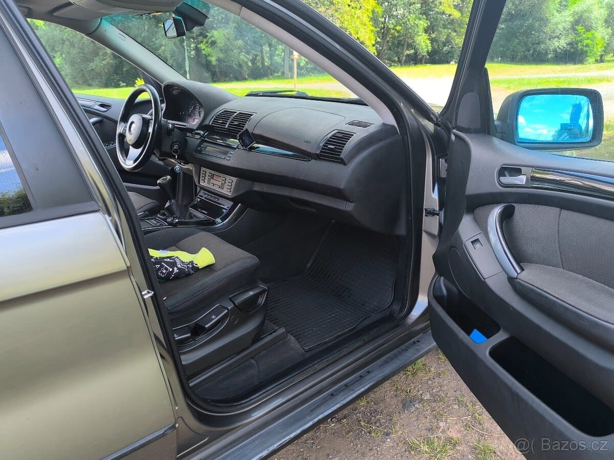 2005 BMW X5 - 12