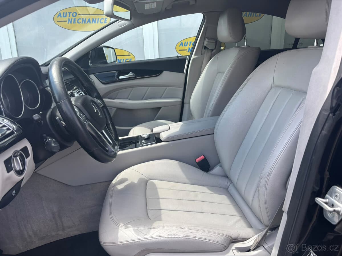2011 Mercedes-Benz CLS - 12