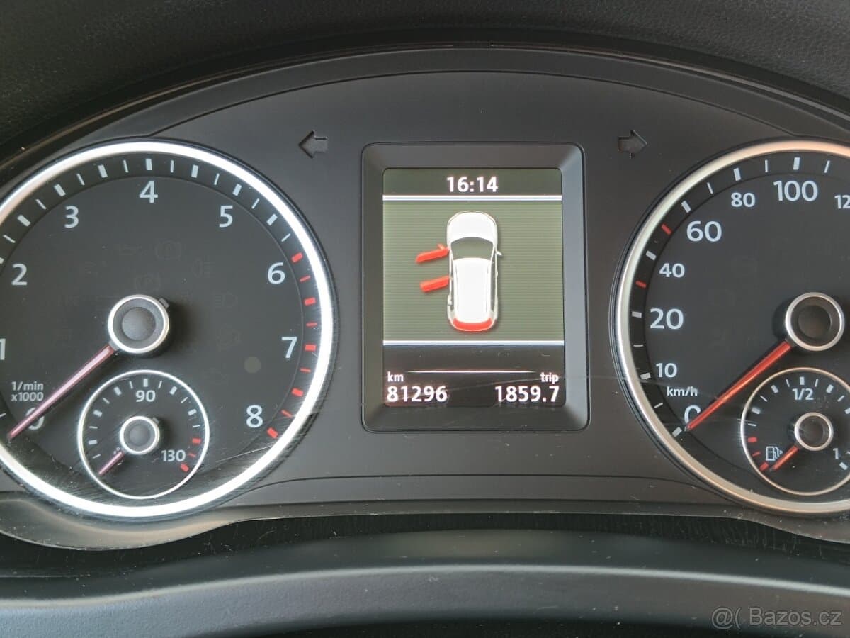 2011 Volkswagen TIGUAN - 12