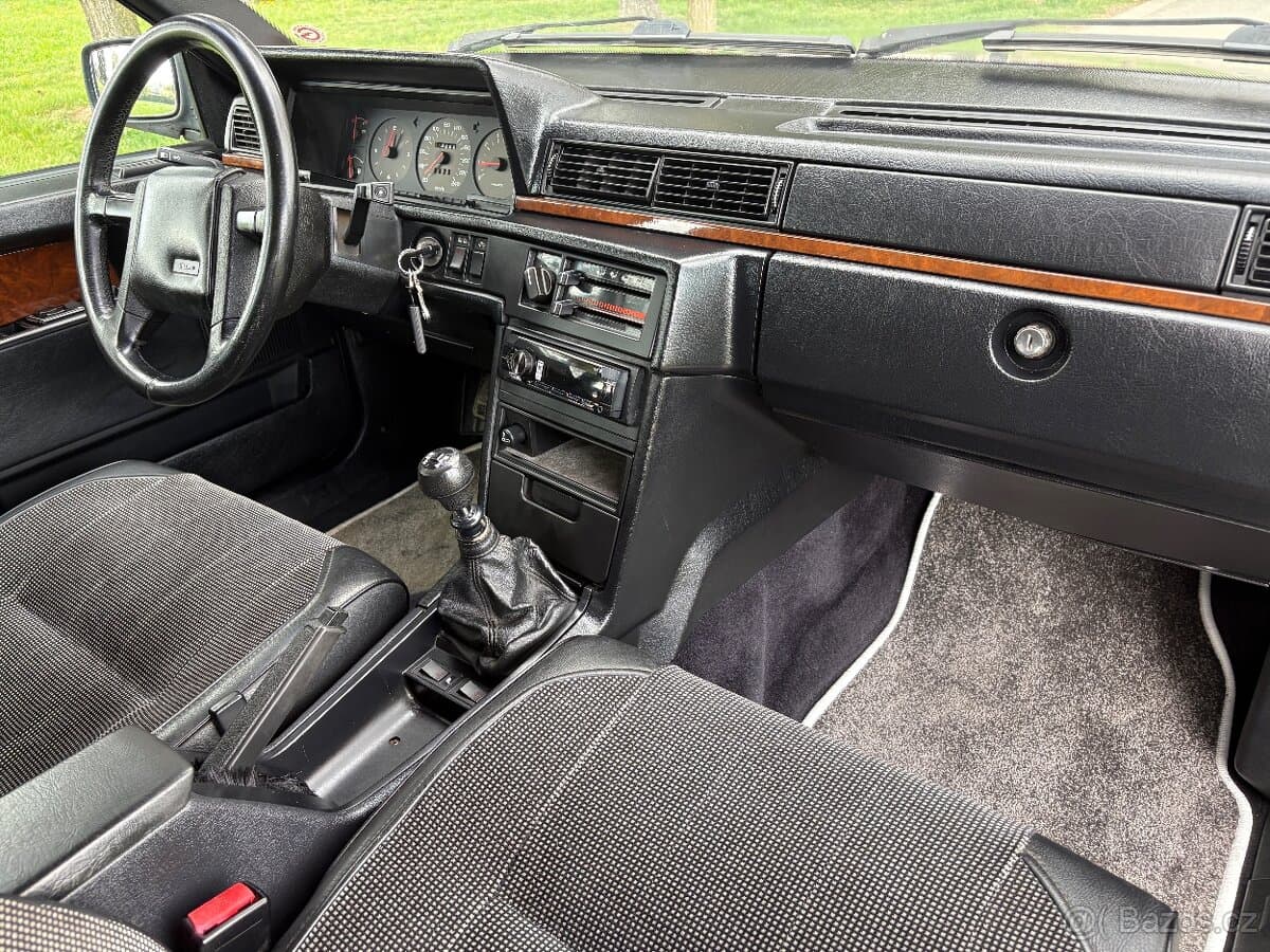 1989 Volvo 740 - 12