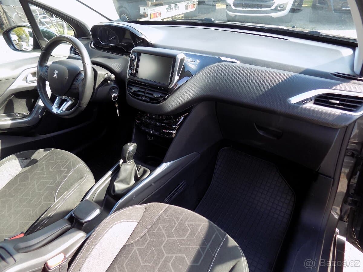 2018 Peugeot 2008 - 12