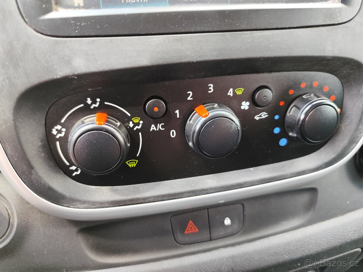 2016 Renault TRAFIC - 12