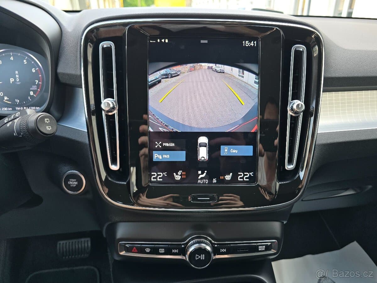 2021 Volvo XC40 - 12