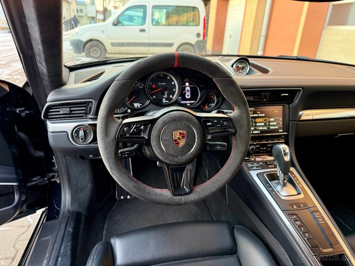 2014 Porsche 911 - 12