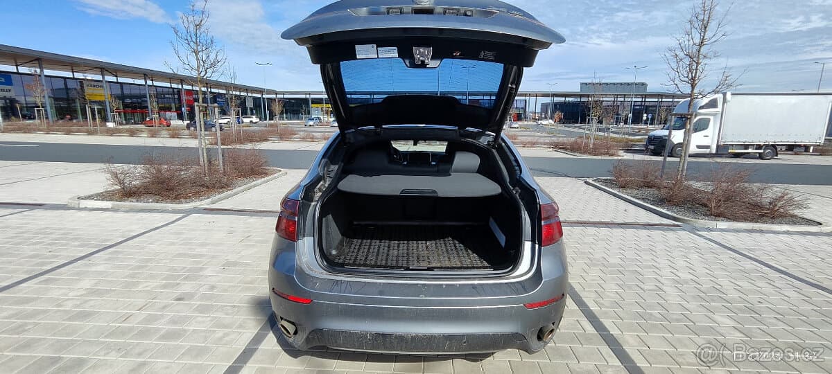 2010 BMW X6 - 12