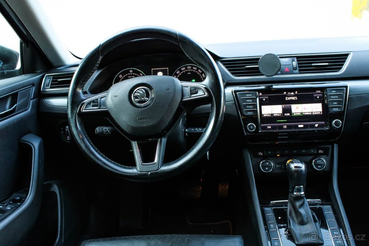 2015 Škoda SUPERB - 12
