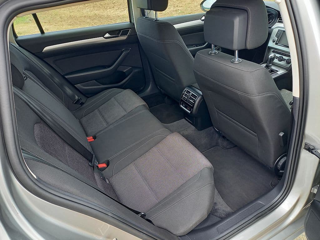 2016 Volkswagen PASSAT - 12
