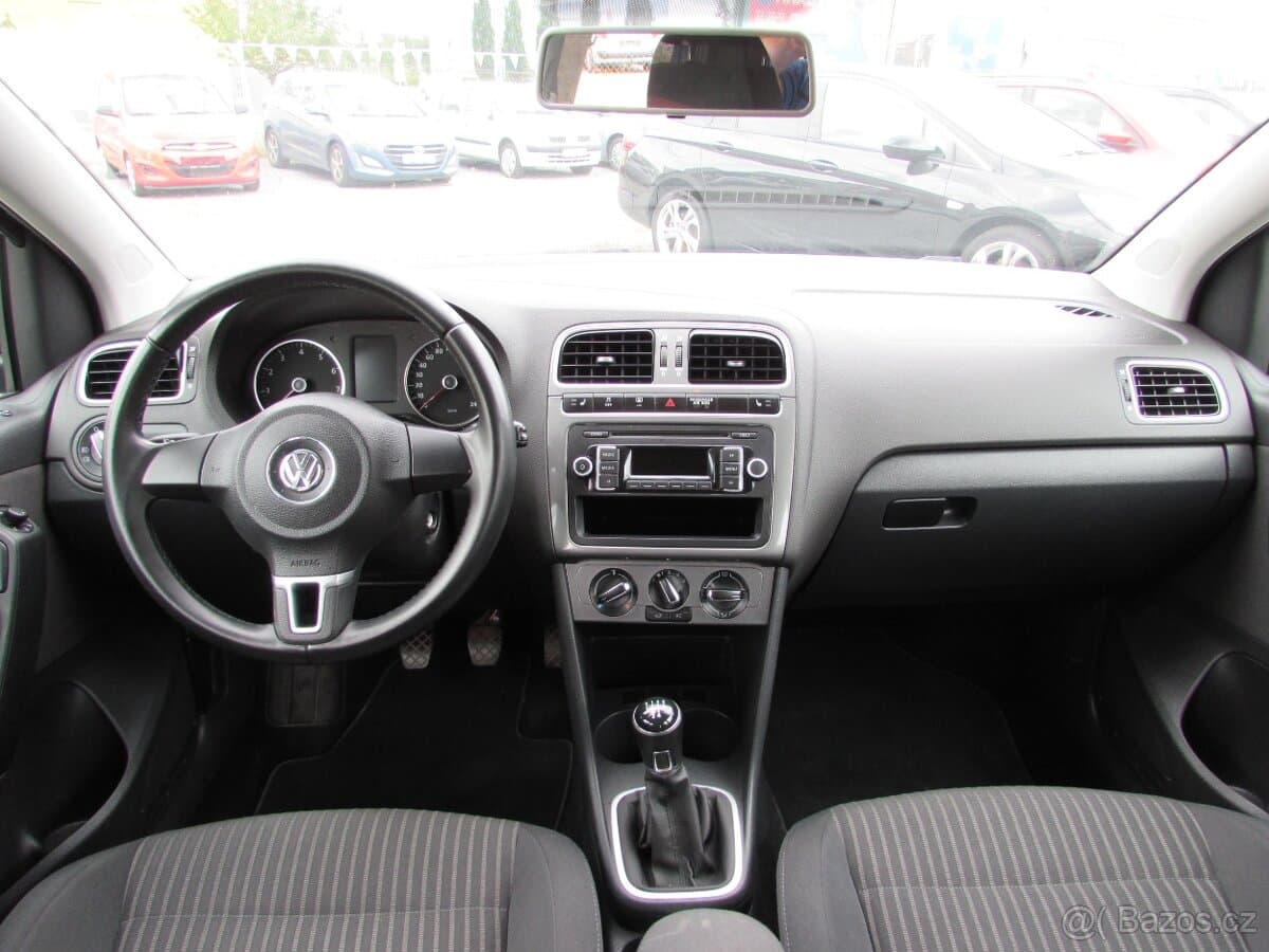 2012 Volkswagen POLO - 12