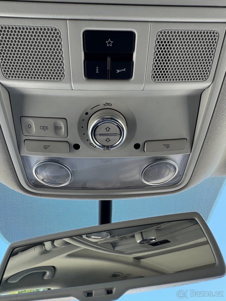 2011 Volkswagen TOURAN - 12