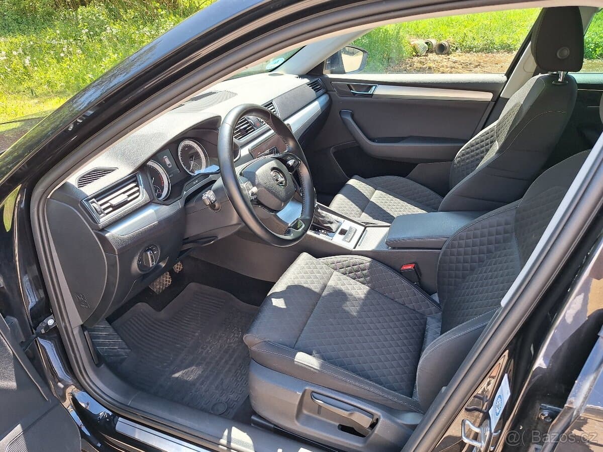 2020 Škoda SUPERB - 12